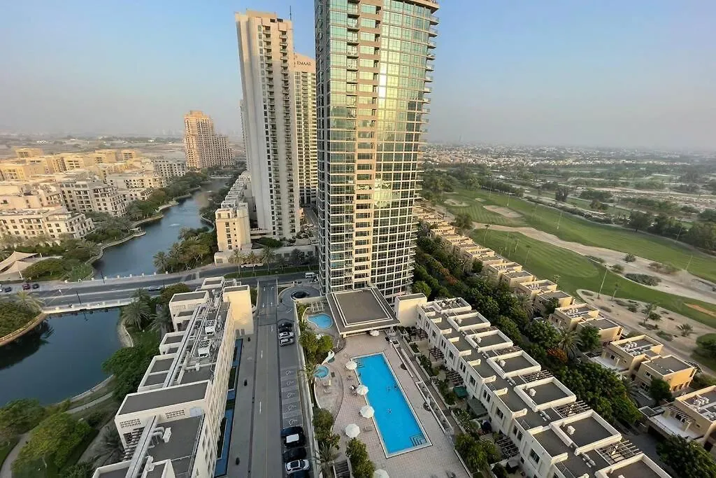 Cozy 2 Bedroom Apt Golf Tower Greens, Stunning Golf Views Dubai