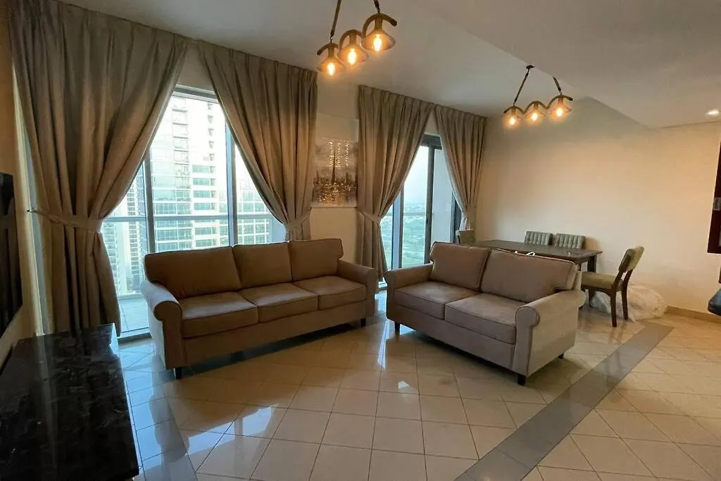 Cozy 2 Bedroom Apt Golf Tower Greens, Stunning Golf Views Dubai Apartment